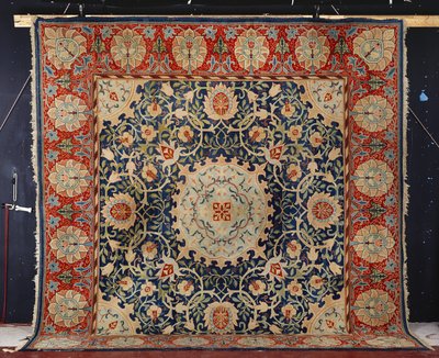 A rare "Swan-House" Hammersmith hand-knotted carpet, Morris & Co. , c.1890dani af William Morris