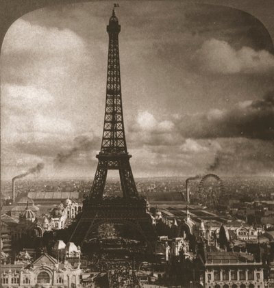 Eiffeltårnet, 300 meter højt, på tværs af Seinen fra Trocadero, Paris, Frankrig, 1901. af Works and Sun Sculpture Studios