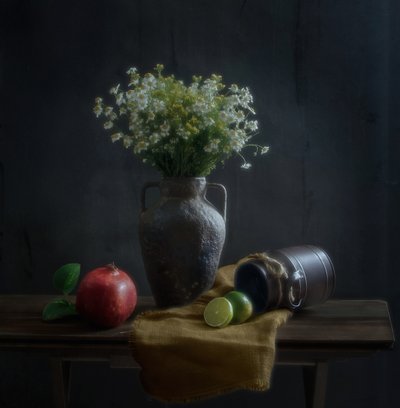 Rustikt blomsterstilleben af Yinan F.