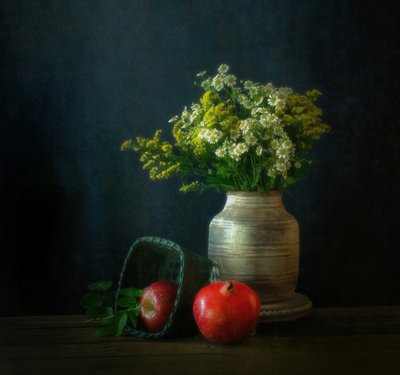 Rustikt blomsterstilleben af Yinan F.