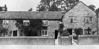 Huse ved Eyam, hvor den store pest brød ud, Derbyshire, 1924-1926 af York and Son