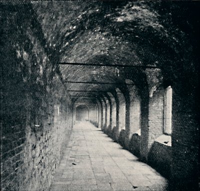 The Cloisters, Charterhouse, London, 1903 af York and Son