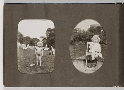 Et 20th Century Family Snapshot-album, ca af Frederick (attr. to) Barnard