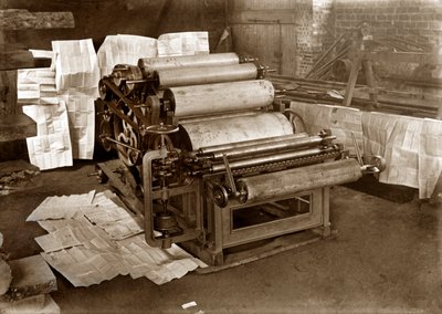 En trykpresse: rotationspresse til avistryk, ca. 1900 (s/h foto) af . .