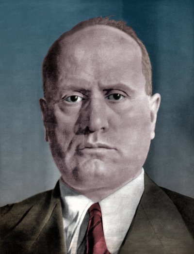 Benito Mussolini af . .