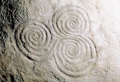 Detalje af krumlinjede klippestik i Newgrange stenalderpassagegrav (Unescos verdensarvsliste) af Georg Carl Heinrich Dollmann