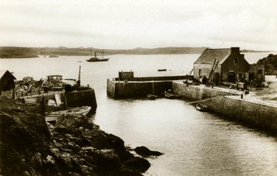 Isle of Ouessant: havnen i Lampaul ved højvande, omkring 1900-1920 (fotografi) af . .