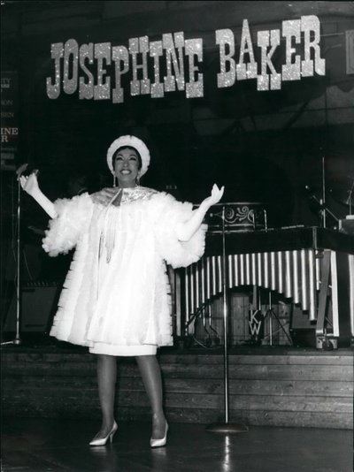 Josephine Baker optræder i Zürich, Schweiz, 3. marts 1967 (foto) af . .