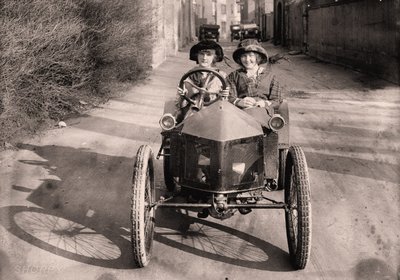 Ude at køre, ca. 1912 (foto) af Frederick (attr. to) Barnard