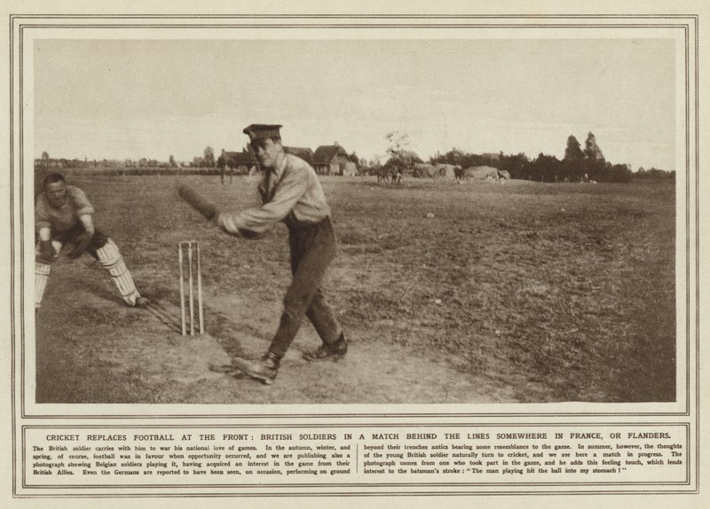 Cricket erstatter fodbold ved fronten, britiske soldater i en kamp bag linjerne et sted i Frankrig eller Flandern (s/h-billede) af (after) English photographer