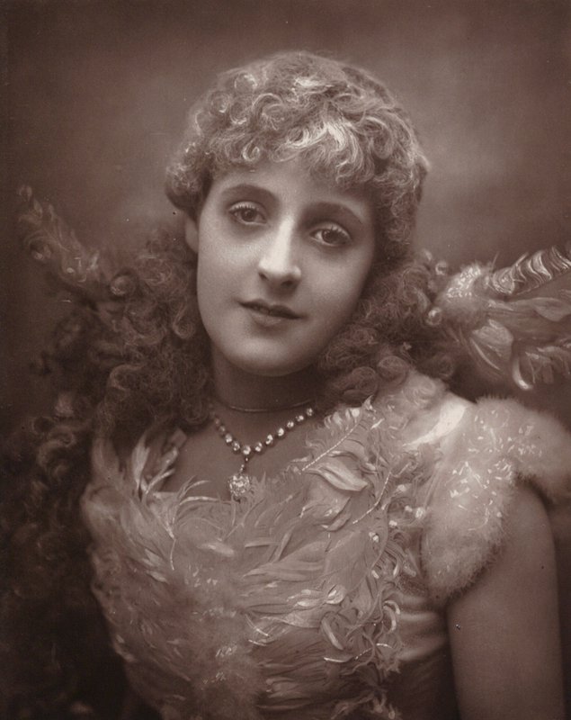 Miss Phyllis Broughton (s/h-foto) af (after) English photographer