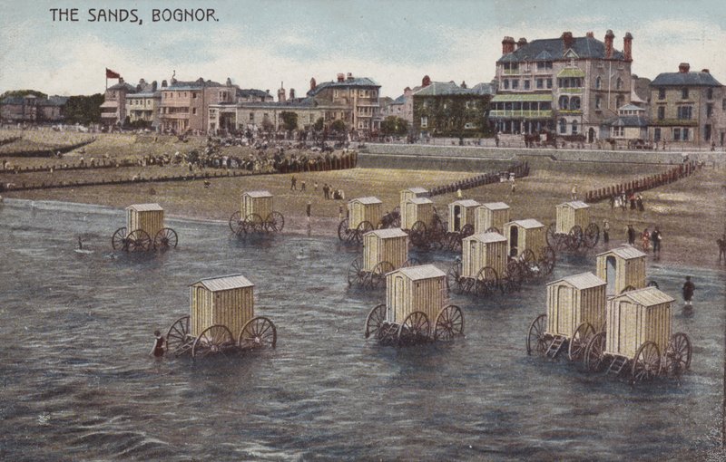 The Sands, Bognor (farvet foto) af (after) English photographer