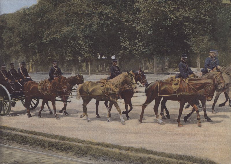Artilleri (farvet foto) af (after) French Photographer