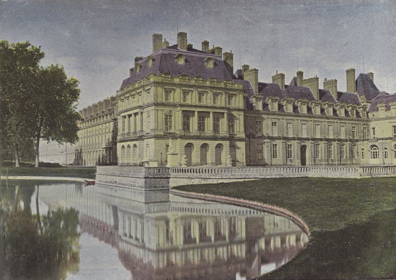 Fontainebleau, gårdhave til springvandet (farvet foto) af (after) French Photographer