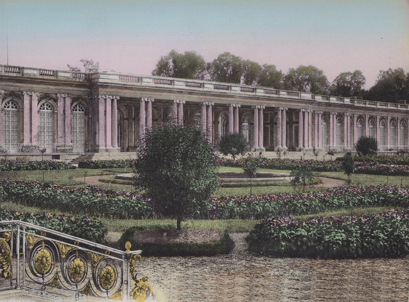 Grand Trianon, Facade sur les Jardins, Great Trianon, Forfra på haverne (farvet foto) af (after) French Photographer