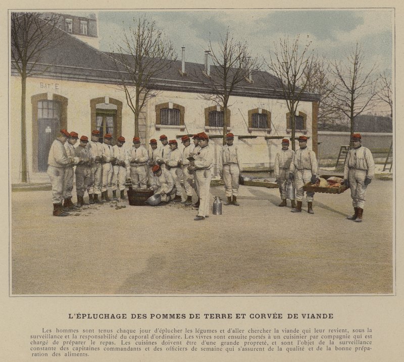 Kartoffelskrælning og kød Corvee (farvet foto) af (after) French Photographer