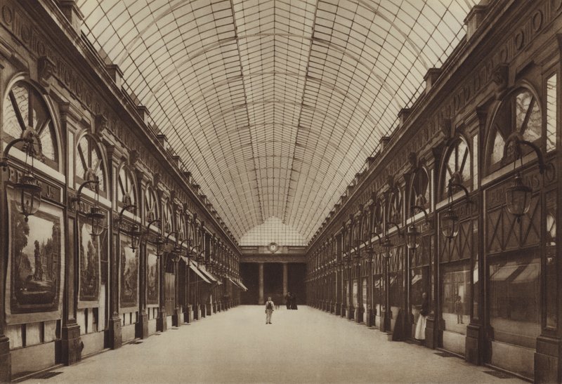 Orleans Gallery på Palais-Royal (s/h foto) af (after) French Photographer