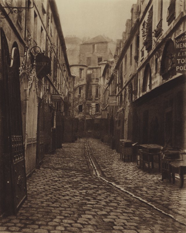 Dragens gård, ned ad rue de Rennes (s/h foto) af (after) French Photographer