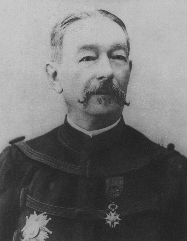 General Mercier (s/h foto) af (after) French Photographer