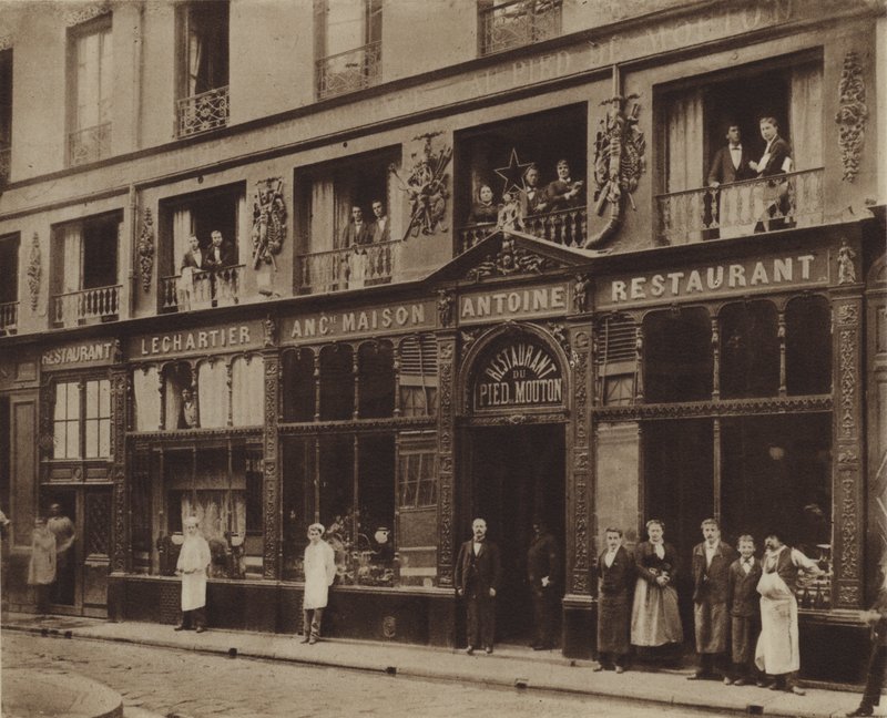 Pied-de-Mouton-restauranten, rue Vauvilliers (s/h-billede) af (after) French Photographer
