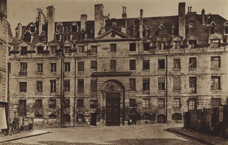Hovedindgangen til Lycee Louis-le-Grand i 1887 (s/h foto) af (after) French Photographer