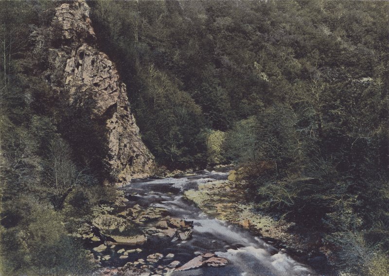 Gorges de la Cere mellem Siran og Lamativie (farvet foto) af (after) French Photographer