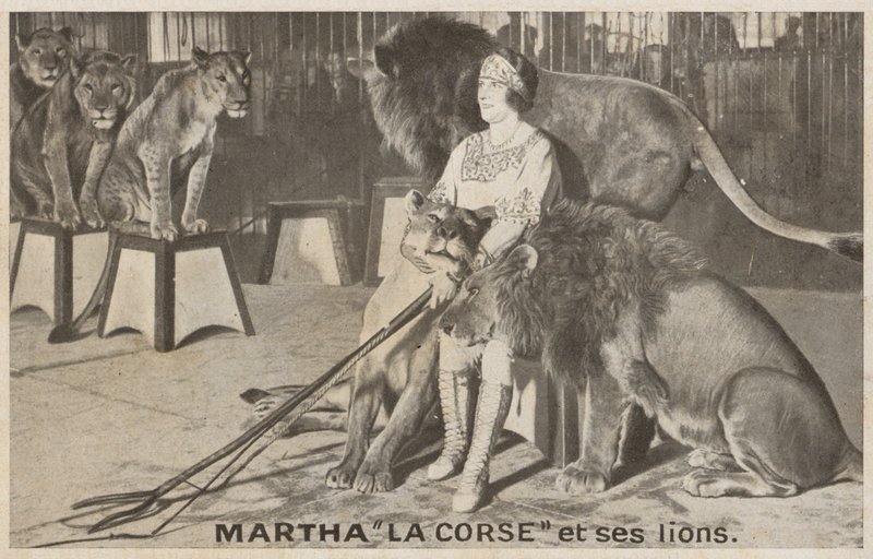 Martha "La Corse" og hendes løver (s/h foto) af (after) French Photographer