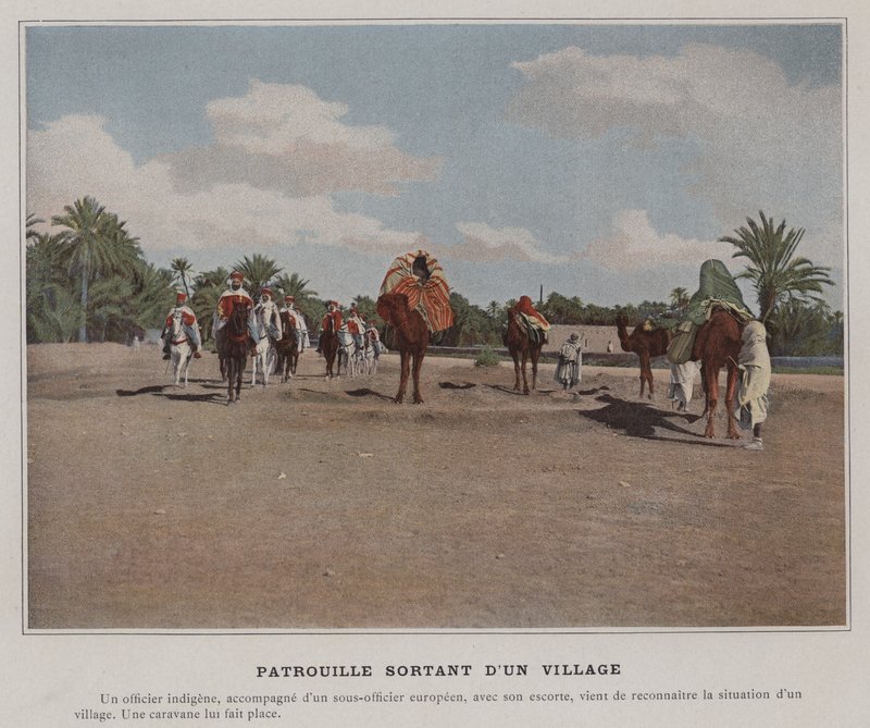 Patrulje forlader en landsby (farvet foto) af (after) French Photographer