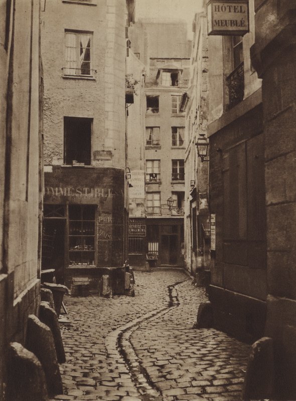 Rue des Trois-Cannettes i 1865, var stedet for det nye Hotel-Dieu (s/h foto) af (after) French Photographer