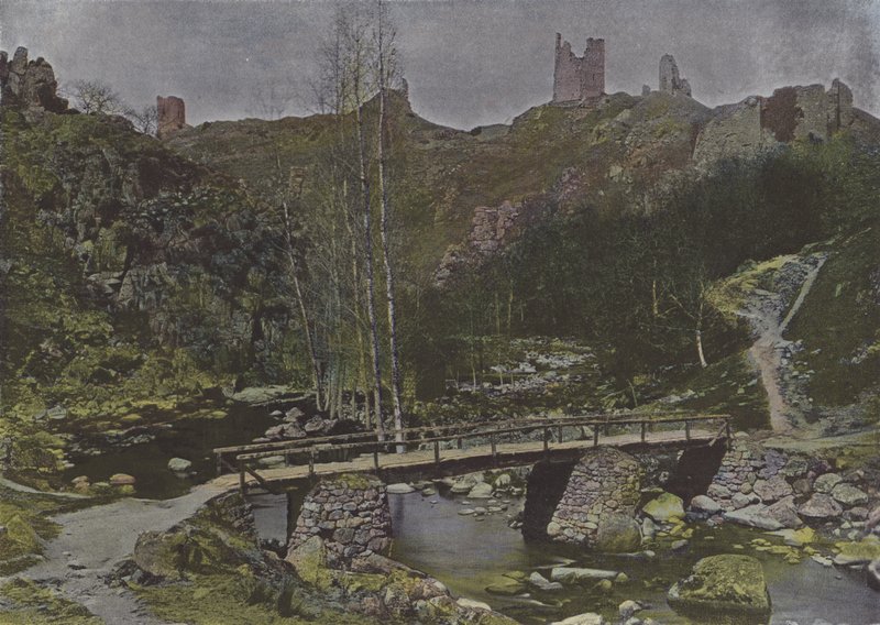 Ruines de Crozant (farvet foto) af (after) French Photographer