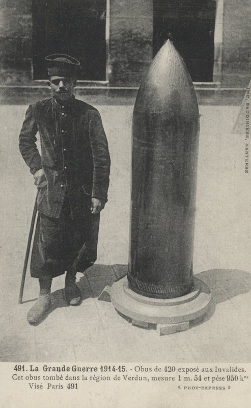 Bombe fra Første Verdenskrig og såret soldat af French Photographer