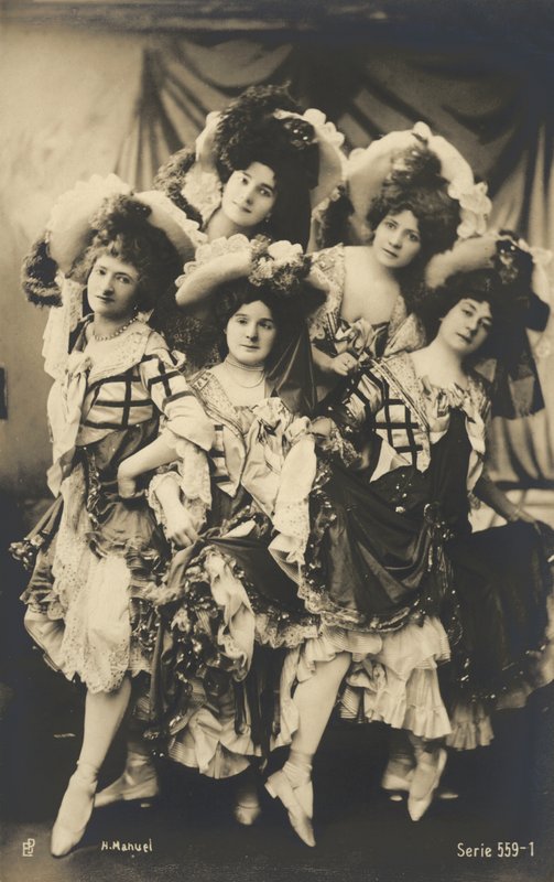 Piger i kostume af French Photographer