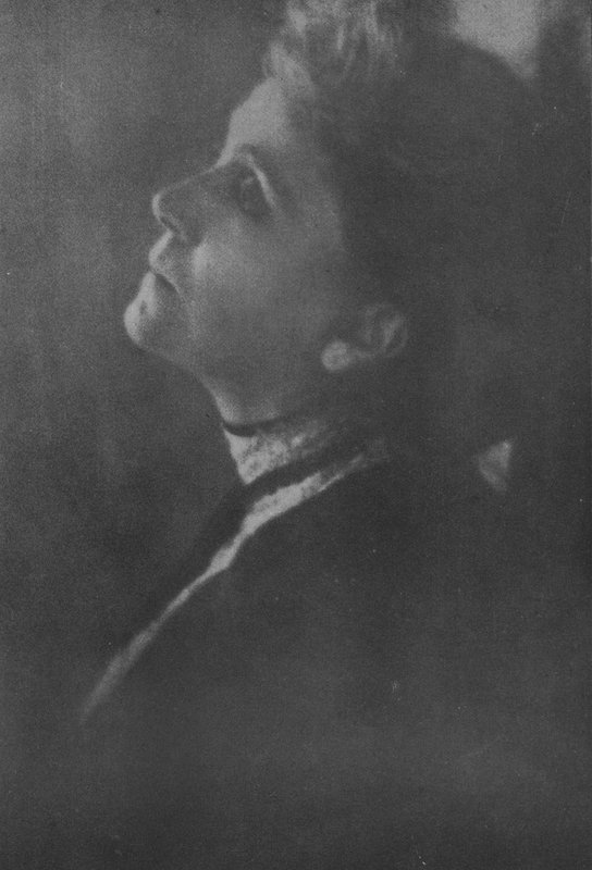 Fru Eleonora Duse (s/h foto) af Adolf de Meyer