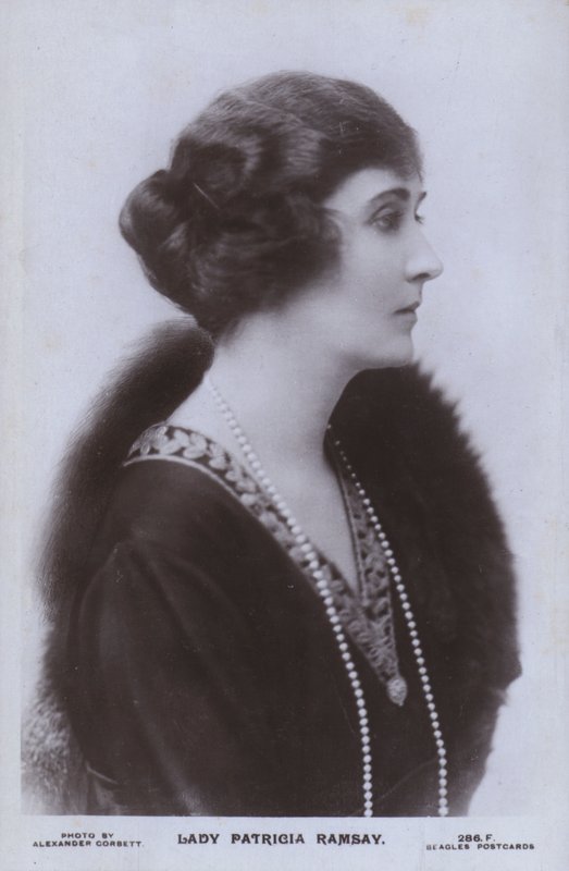 Lady Patricia Ramsay (s/h foto) af Alexander Corbett