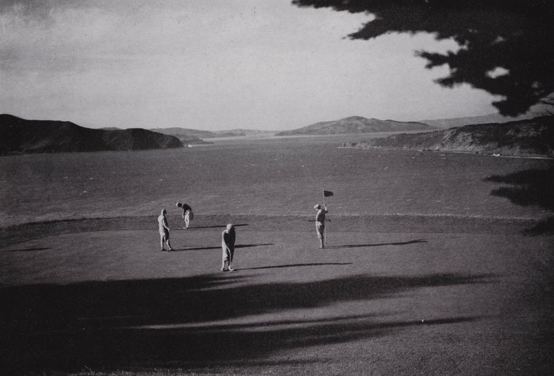 Californien: San Francisco, Lincoln Park, med udsigt over Golden Gate, havet og byen (s/h foto) af American Photographer (after)