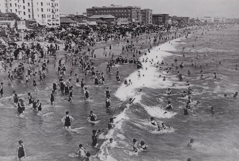 Californien: Venedig, et populært badested hele året rundt nær Los Angeles (s/h-billede) af American Photographer (after)