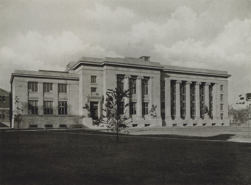 Harvard University: Langdell Hall, Harvard Law School (s/h foto) af American Photographer (after)