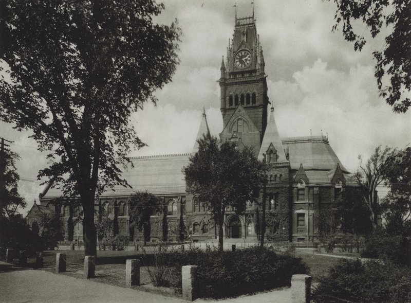 Harvard University: Memorial Hall (s/h foto) af American Photographer (after)