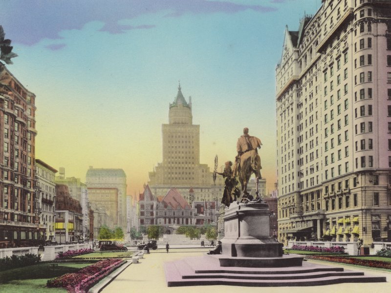 New York: Fifth Avenue og Plaza; Heckscher Bldg; Gen Sherman Statue; Hotel Plaza (billede) af American Photographer (after)