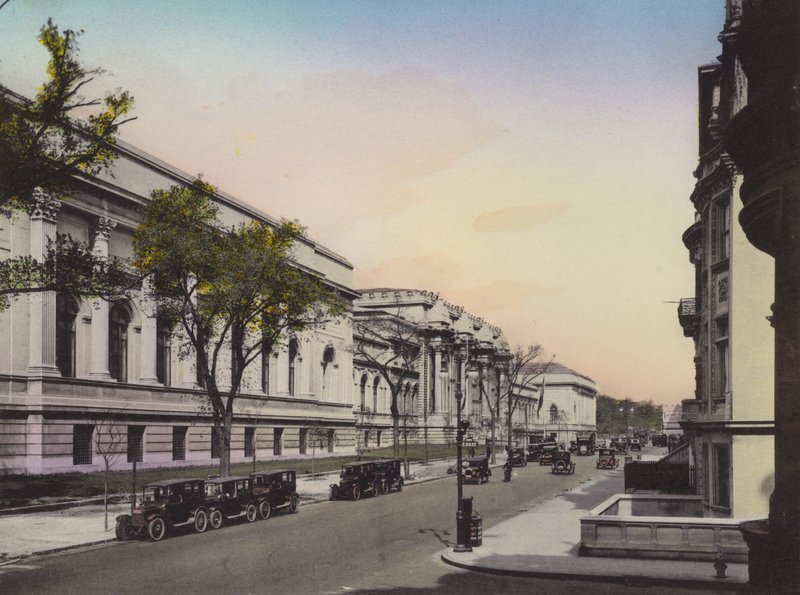 New York: Metropolitan Museum of Art, Fifth Avenue og East 80th Street (foto) af American Photographer (after)