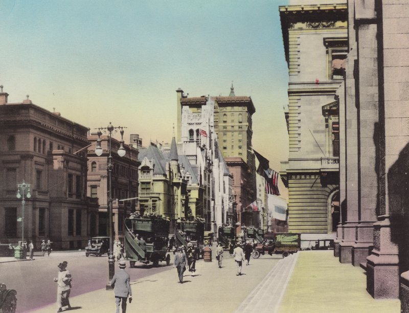 New York: Vanderbilt Mansions; St Thomas Kirke; Fifth Avenue (foto) af American Photographer (after)