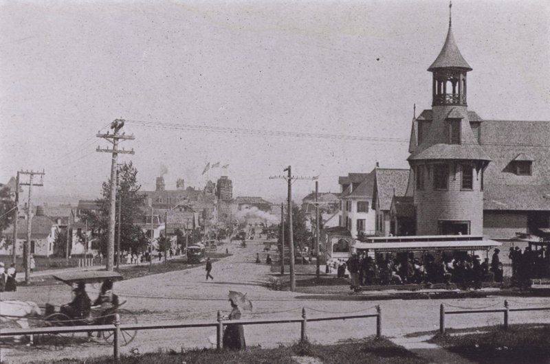 Old Orchard Beach, Maine: Old Orchard ser ud mod stranden (s/h-billede) af American Photographer (after)