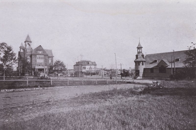 Old Orchard Beach, Maine: Rådhus og offentligt bibliotek; Postkontor; St Margaret