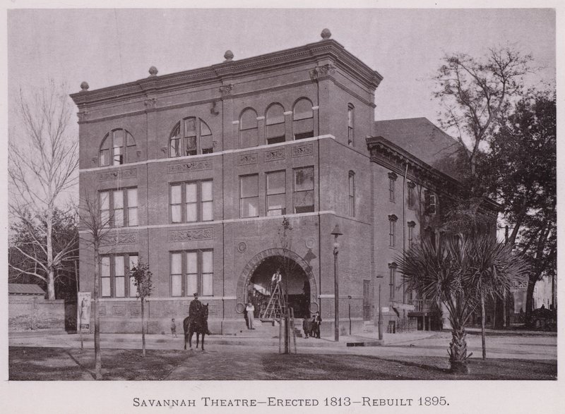 Savannah Theatre, opført 1813, ombygget 1895 (s/h-foto) af American Photographer (after)