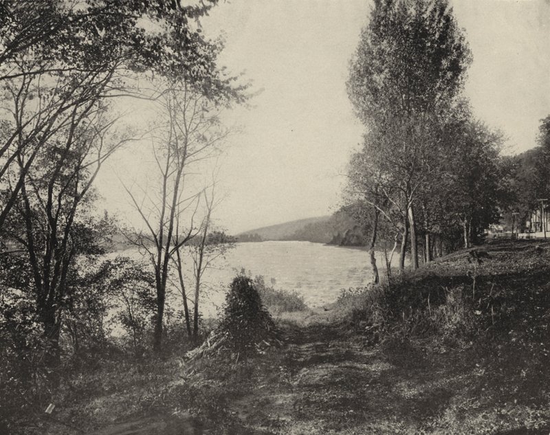 Delaware-floden ved Milford, New Jersey (s/h-billede) af American Photographer (after)