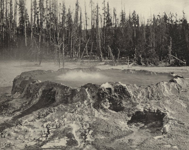 The Punch Bowl, Yellowstone National Park (s/h foto) af American Photographer (after)