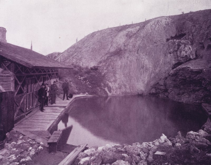 Poolen ved Banff Hot Springs, Britisk Amerika (s/h-billede) af American Photographer (after)