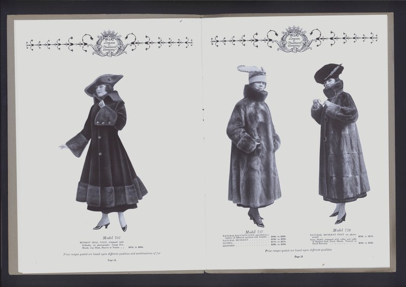 Opslag på to sider fra The Theatre of Fur Fashion (s/h-billede) af American Photographer (after)