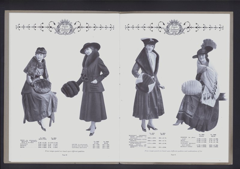Opslag på to sider fra The Theatre of Fur Fashion (s/h-billede) af American Photographer (after)