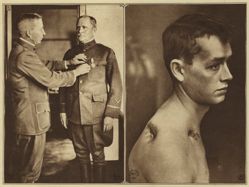 Amerika i Første Verdenskrig: Det var særligt passende, at generalmajor C H Martin skulle kommandere 90. division i besættelseshæren, da han havde uddannet dens fremragende reserveofficerer i Leon Springs, menig Absalom Gunther, 43. kompagni, 5. marineinfa af American Photographer